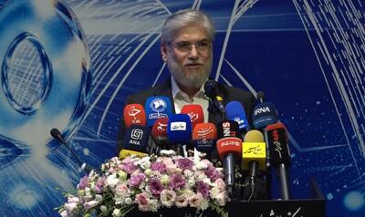 وزیر علوم: هنر نیست که دهها هزار تلاش را با یک نقطه تاریک زیر سوال ببریم/ کل اعتبارات دانشگاههای ما زیر یک میلیارد دلار هست + فیلم