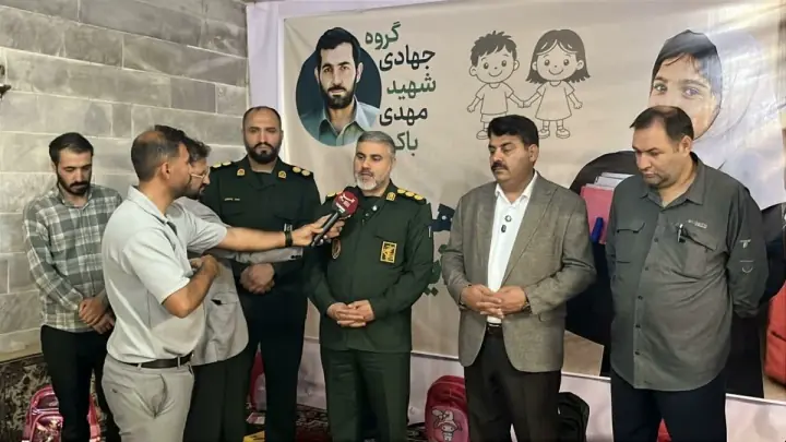 توزیع ۲۵۰۰ بسته لوازمالتحریر بین دانشآموزان نیازمند شهریار