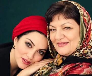 بی‌قراری حمیرا ریاضی در مراسم تشییع پیکر مادرش/ ویدئو