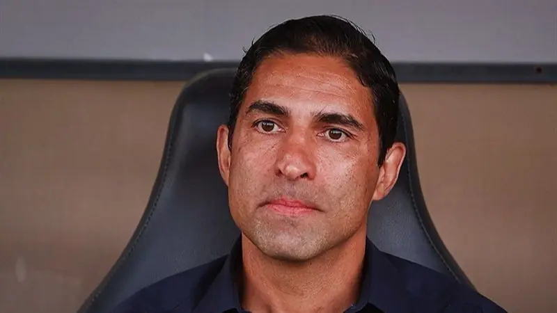  پاسخ تند مدیرعامل پرسپولیس به هاشمیان؛ قبل از اینجا، کجا سرمربیگری کردی؟