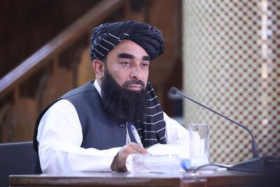  طالبان تاکید کرد : برای روابط با جهان از شریعت اسلامی دست نمی‌کشیم