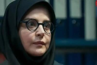 زن مهران مدیری در مرد سه هزار چهره: مرد باید پاش بو بده!