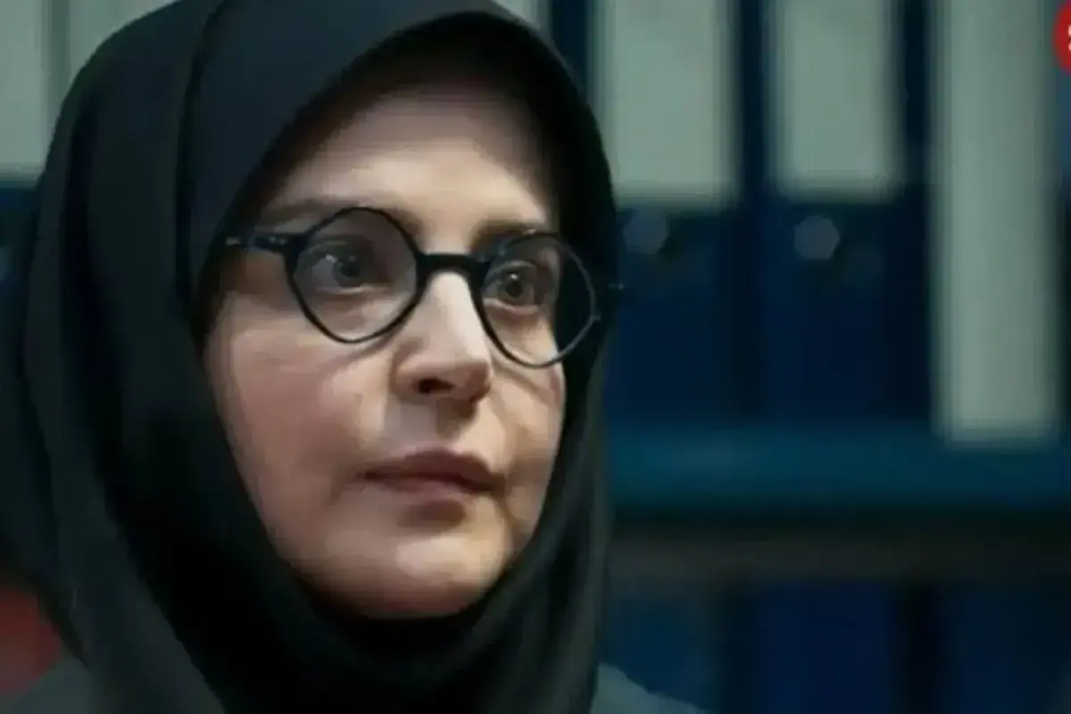  زن مهران مدیری در مرد سه هزار چهره: مرد باید پاش بو بده!