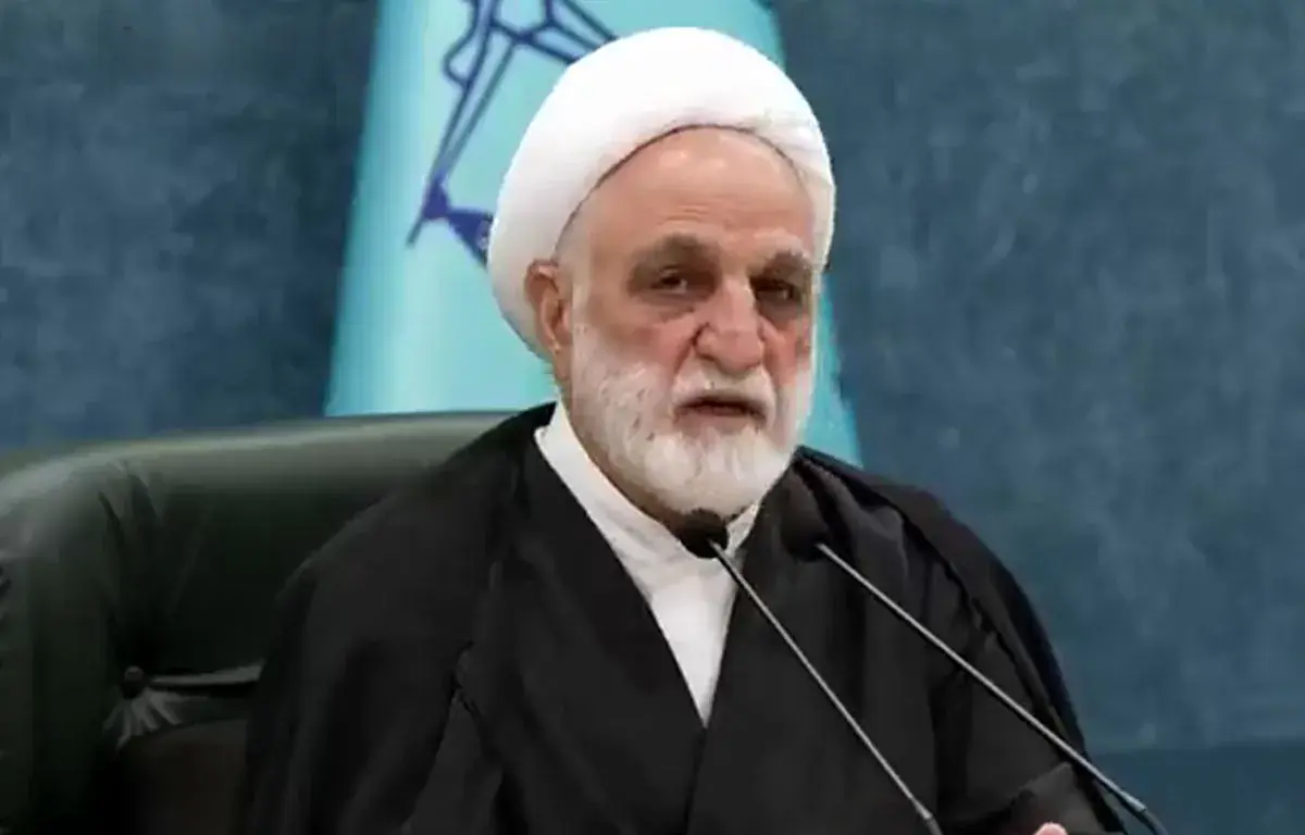  بیش از ۳۰۰ شرکت وابسته به دولت بودجه‌هایی دریافت می‌کنند که مجموع آن بیش از بودجهٔ دولت است.