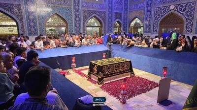  عکس/ حضور زائران در جوار مزار نورانی رهبر شهید انقلاب در  حرم مطهر رضوی | آخرین خبر