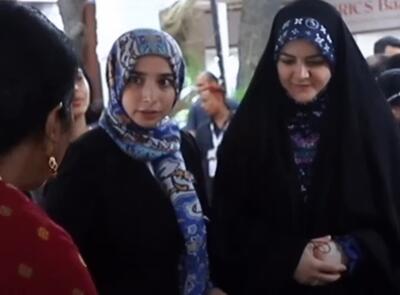  بازارگردی دختر رئیس جمهوری ایران در حاشیه نشست بریکس در هند +ویدیو