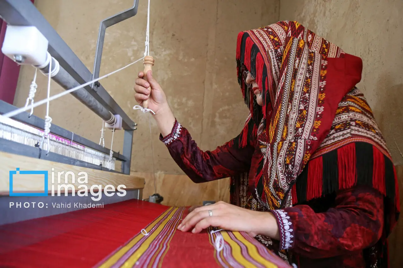 وزیر: ۸۰ درصد از ۶۷۰ هزار اشتغال در صنایعدستی کشور مربوط به بانوان است
