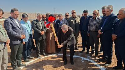 آغاز ساخت طرح اقامتی در مسیر گرمسار - ایوانکی با حضور وزیر میراث + فیلم