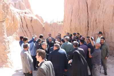 بازدید صالحیامیری از حمام و قلعه تاریخی پاده و سیاهچادر عشایر ایل الیکایی در آرادان