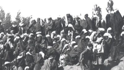 سفر در زمان؛ زنهای بروجردی در خاکریز خندق در انتظار کاروان ناصرالدین شاه؛ 135 سال قبل