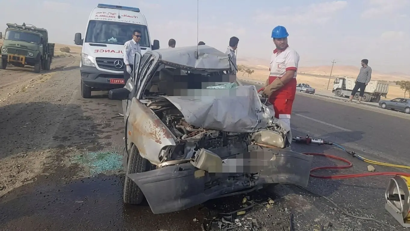  2 فوتی بر اثر تصادف پراید با تریلر ولوو در محور اسدآباد به کنگاور