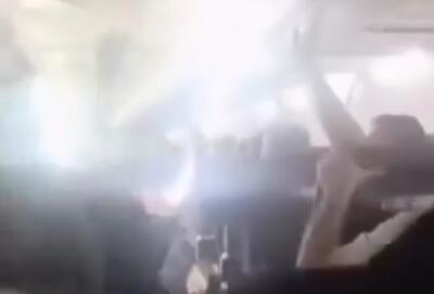 پرواز وحشت بویینگ ۷۳۷ و مسافرانی که مرگ را به چشم دیدند +ویدئو