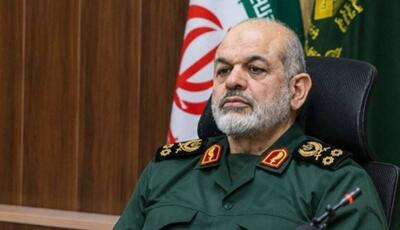سرلشکر وحیدی: حضور آگاهانه در عرصههای حساس، راه پیروزی نهایی است | آخرین خبر