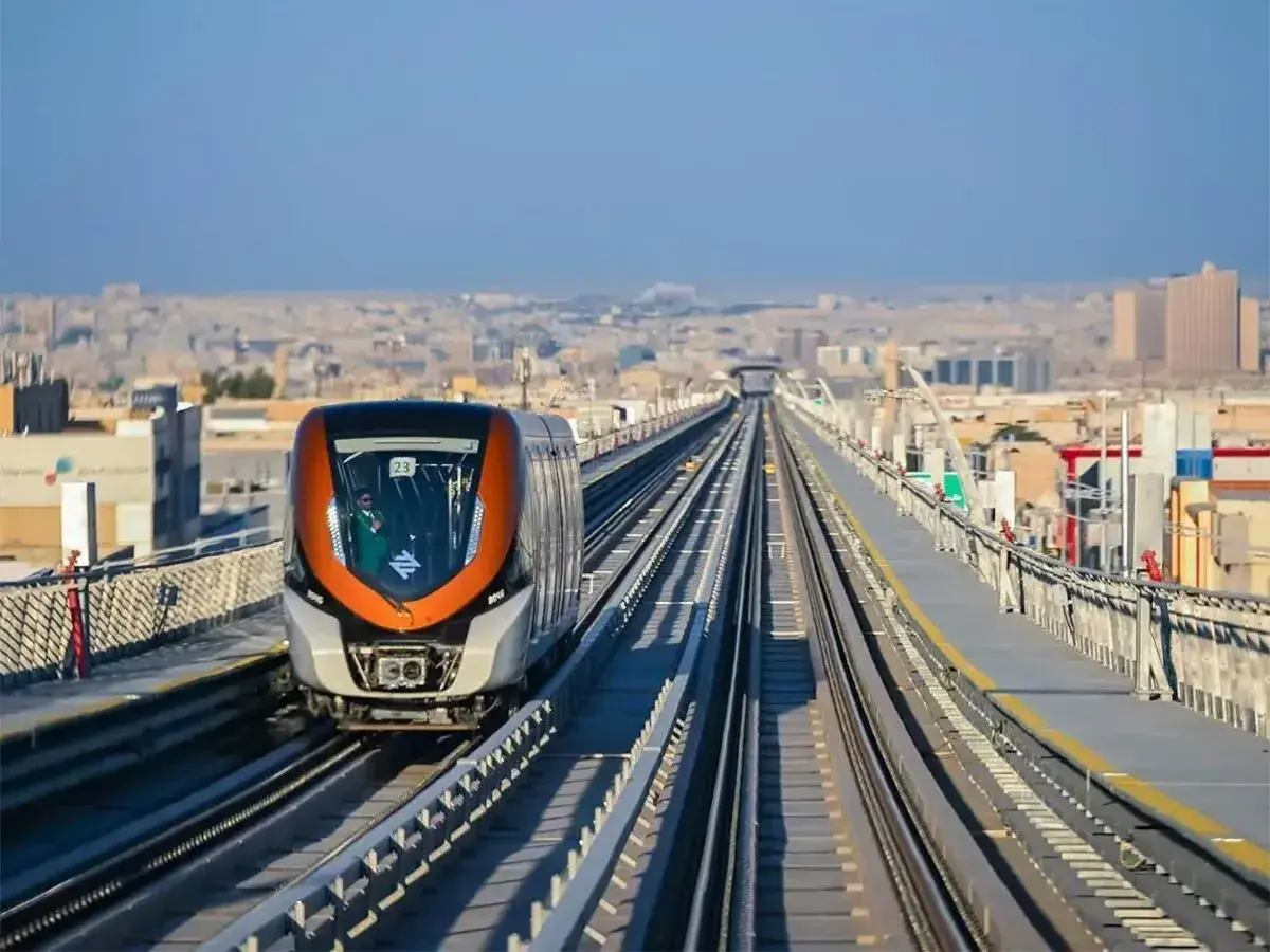  وحشت مسافران از وقوع اتصال برق در مترو