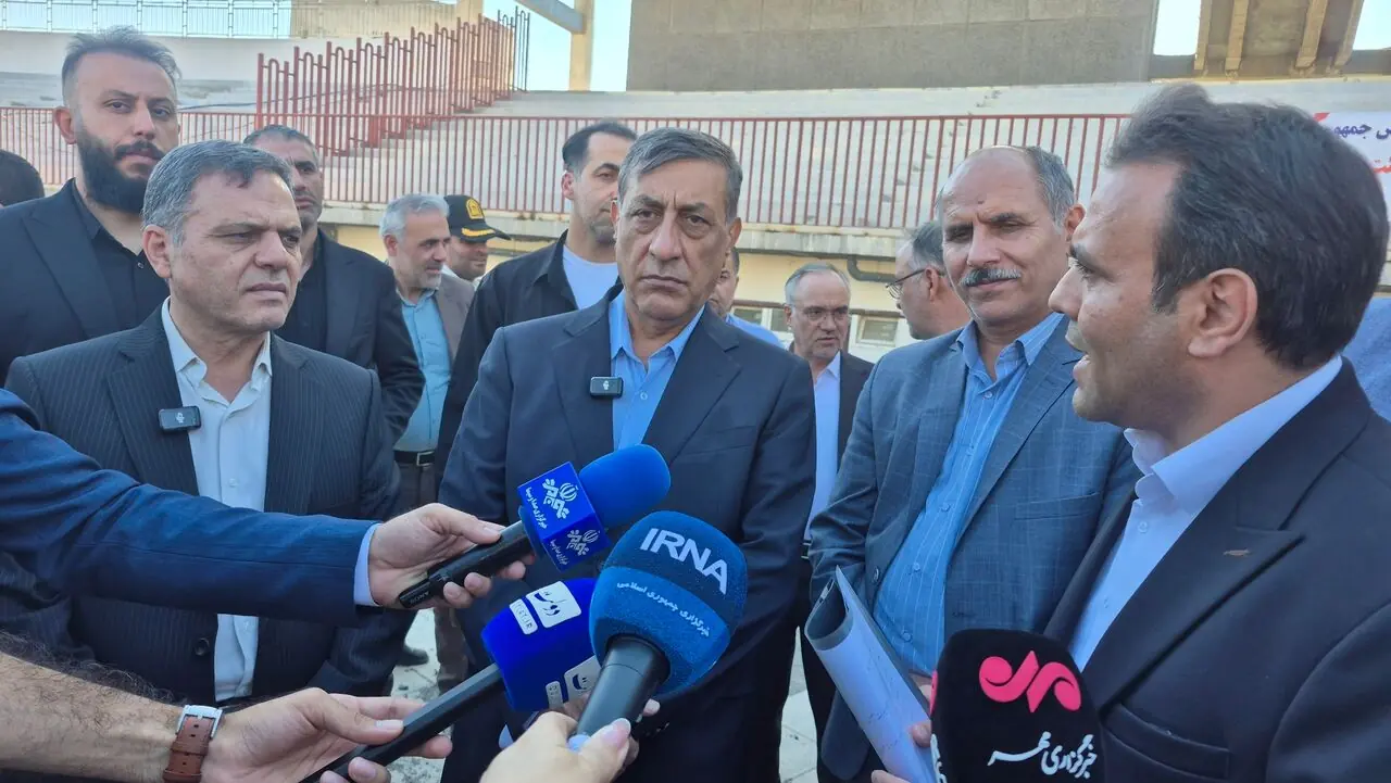 بازدید معاون اجرایی رئیسجمهور از ورزشگاه ۱۵ هزار نفری زنجان