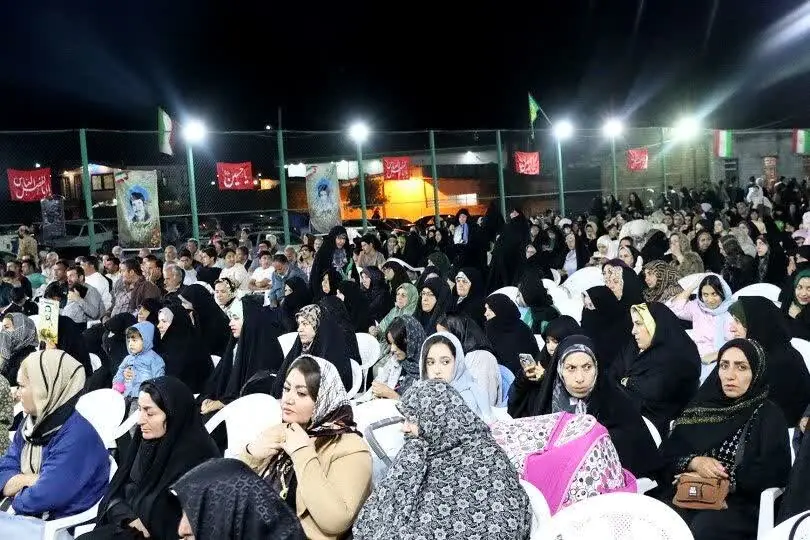 ۲۰۰ شب ایستادگی؛میدان شهدای اراک تبلور پیوند نسلها درسایه پرچم ایران