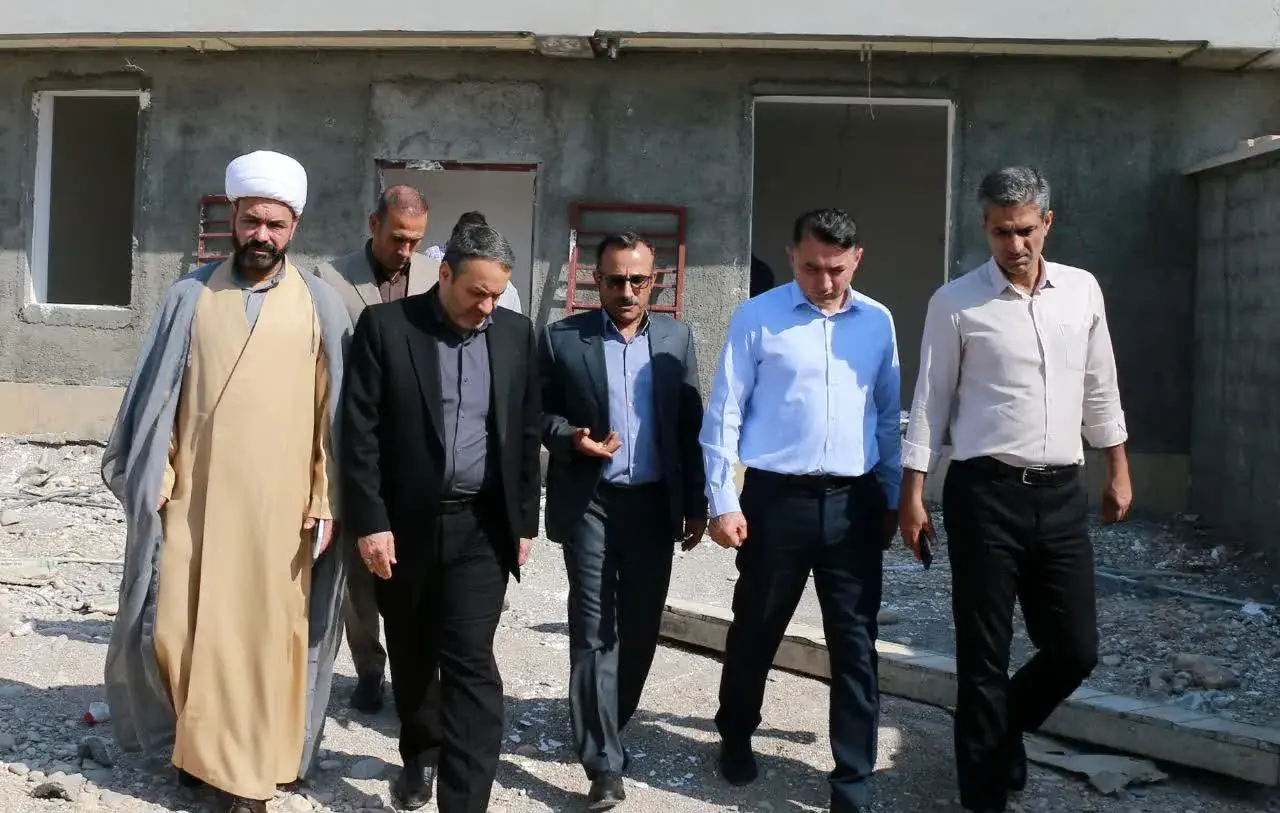 بازدید معاونان بنیاد مسکن کشور از پروژه ۵۰ واحدی خانه امید مهران