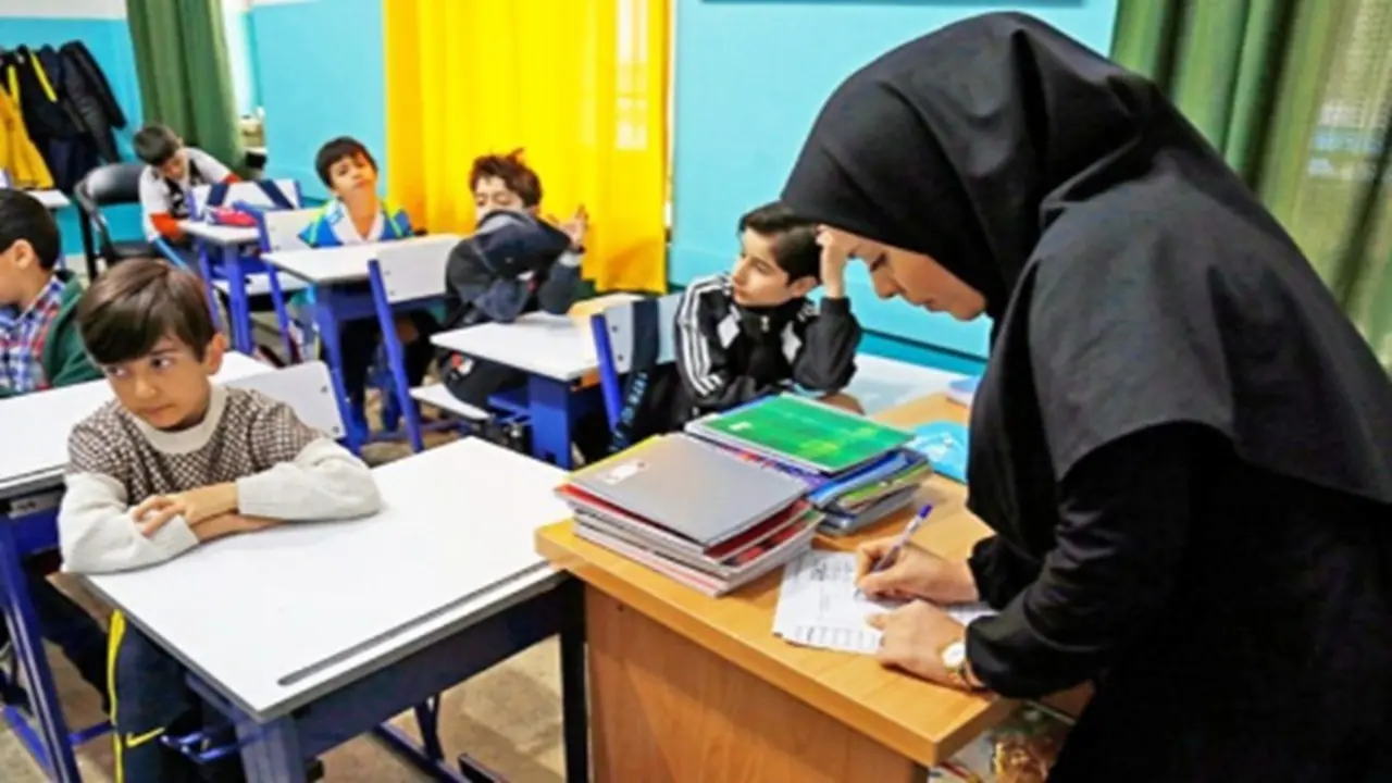  افزایش حقوق درخواست معلمان مناطق صعب العبور شد