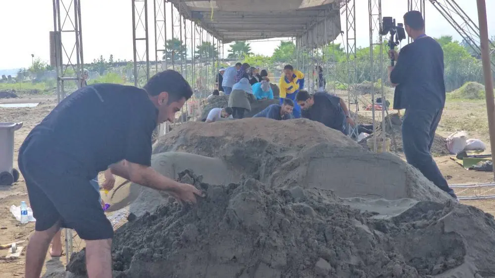 دومین جشنواره ملی مجسمههای شنی در رامسر آغاز به کار کرد | آخرین خبر