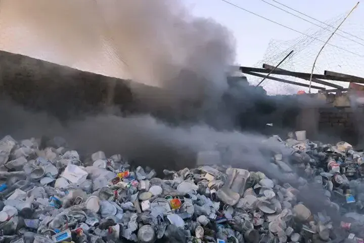  آتش‌سوزی گسترده انبار ضایعات شرق مشهد پس از ۴ ساعت مهار شد
