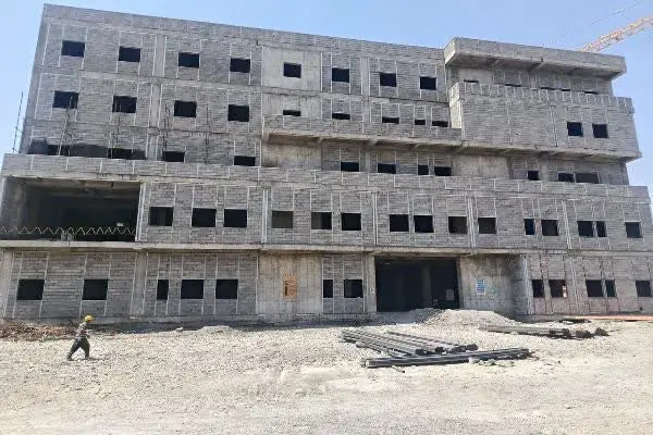  بازدید معاون رئیس‌جمهور از روند ساخت بیمارستان۲۲۰ تختخوابی خدابنده