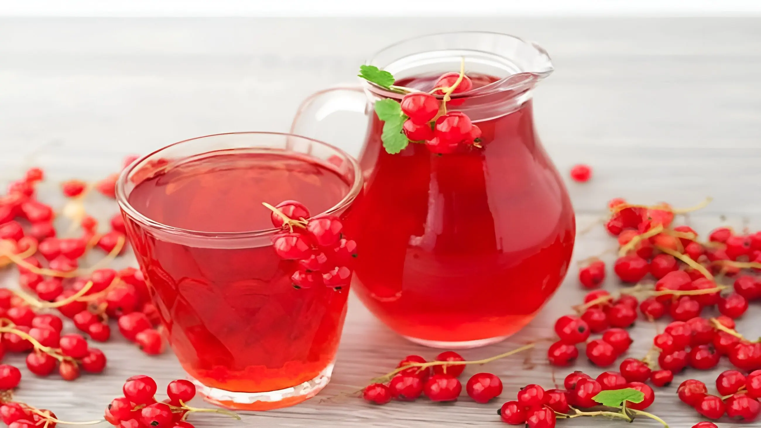  با زرشک خشک این شربت خوشرنگ و خوشمزه را درست کنید