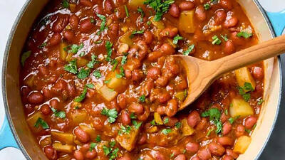 طرز تهیه خوراک لوبیا چیتی با سیب زمینی؛ یک شام خانگی دلچسب