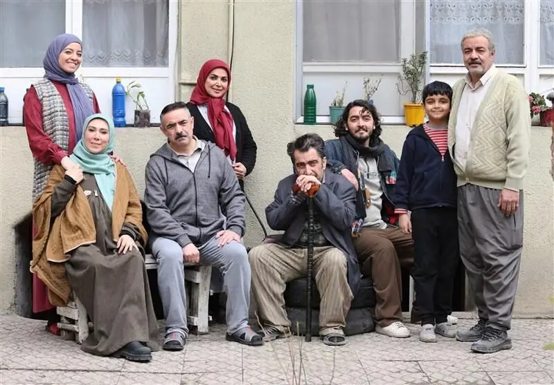 سریال اسباب زحمت؛ پشت خندههای احمد آقا و ناصر خان چه بحرانهای روانی پنهان است؟
