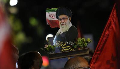 خطیب نماز جمعه کرمان: تجمعات شبانه مردم، پشتیبان رزمندگان و مسئولان است | آخرین خبر