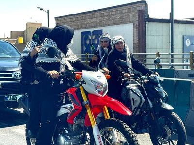 تصاویر متفاوت از رزمایش جانفدا؛ دختران با موتورسیکلت در تهران حاضر شدند (عکس)