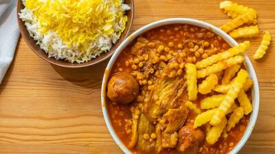  طرز تهیه خورش قیمه بادمجان با گوشت چرخ کرده؛ خوشمزه و مجلسی