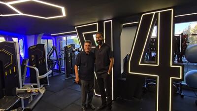حضور امیرقلعه نویی در سالن بدنسازی و جیم فرشید باقری بازیکن اسبق استقلال