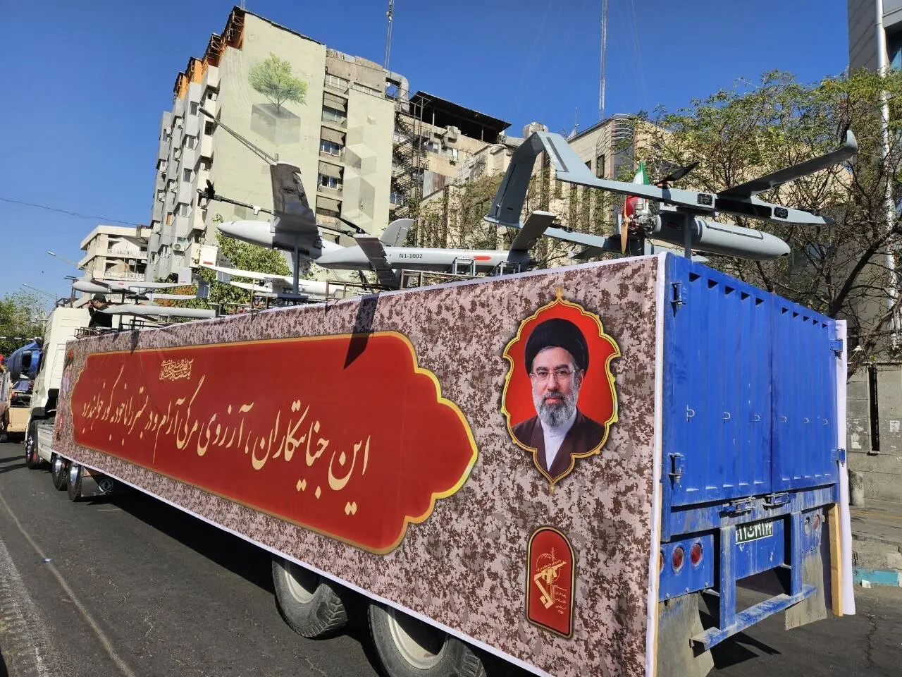 پهپادهای ایرانی در رزمایش جانفدایان + فیلم | دقایق اولیه آغاز مراسم جان فدایان