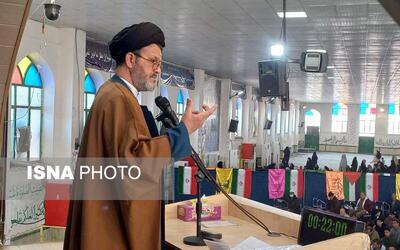 امامجمعه زاهدان: خون شهدا نباید بر زمین بماند