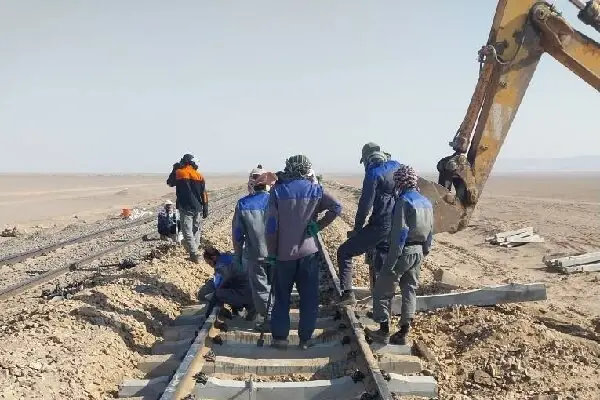 ۱۵ هزار تراورس فرسوده در محور ریلی بافق ـ بندرعباس تعویض شد