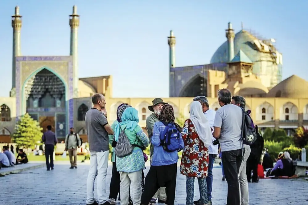  آمار جدید گردشگری ایران؛ ورود گردشگران نصف شد، خروج مسافران افزایش یافت
