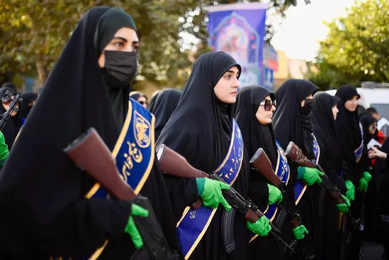 دختران ایرانی هم در صف جانفدایان ایران ایستادهاند + فیلم