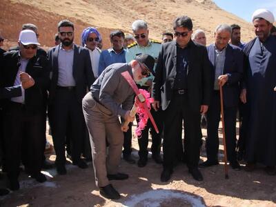 کلنگزنی ساخت جاده روستایی با حضور استاندار خوزستان