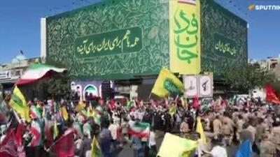 یکی از حاضران در راهپیمایی جان فدا در تهران در مصاحبه با اسپوتنیک: در این دویست شبی که گذشته، مردم بیشتر از پیش و با قدرت بیشتری در میدان هستند