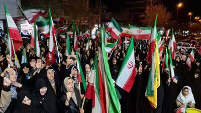 گوشههایی از تجمع با صلابت شهباز در میدان مقاومت + فیلم