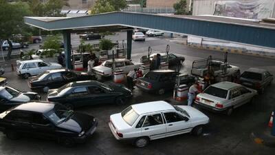 پلیس جهت کمک به عادی سازی توزیع سوخت در میناب پای کار است