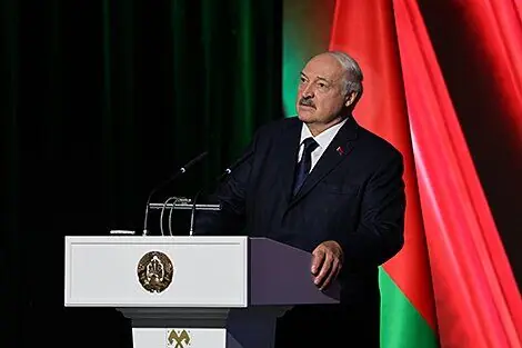 لوکاشنکو: ایرانیان هرگز در برابر کسی زانو نزدهاند/ آیا ایالات متحده از این تاریخ بیخبر است؟