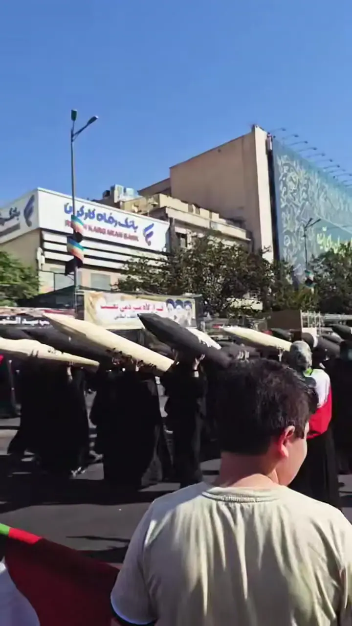 ببینید | تصاویری از زنان موشک به دست در «رزمایش جانفدا»