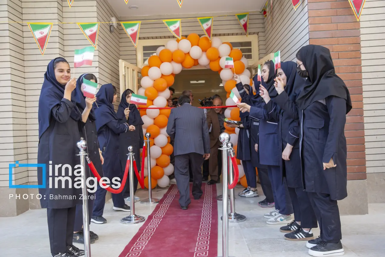  فرماندار کرمانشاه: آماده‌سازی شهر در آستانه سال تحصیلی جدید اولویت اصلی مدیران است