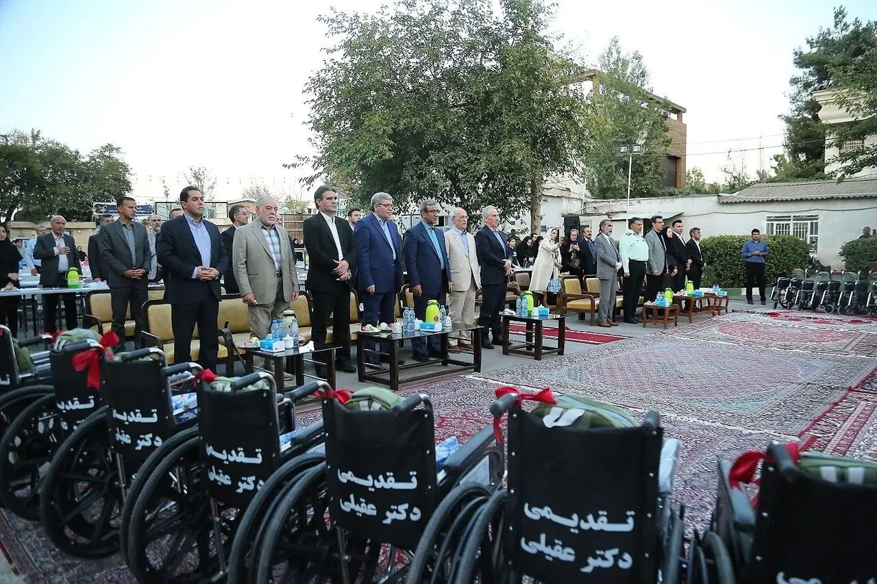 ۳۰۰ ویلچر به توانخواهان دانشآموز و نیازمند خراسان رضوی اهدا شد