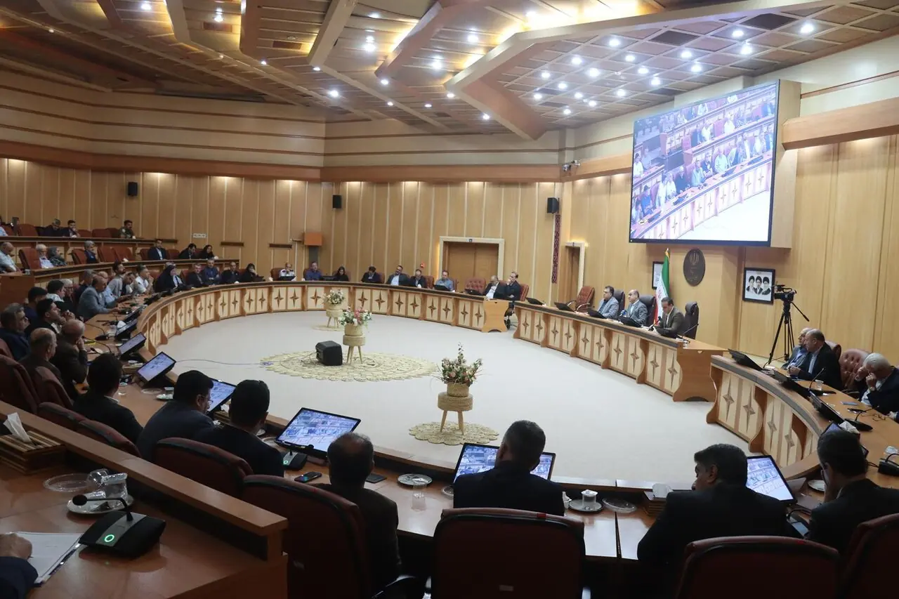 استاندار: بازسازی بازار نیازمند هماهنگی میان دستگاههای مختلف است