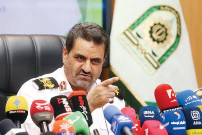 استقرار بانوان پلیس راهور مقابل مدارس دخترانه