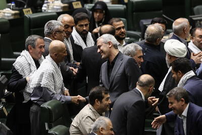 فاطمی: استیضاح وزیر اقتصاد برای استماع حرف‌های او است/ نیک‌بین: موافق استیضاح نیستم/ نصیرپور: رأی اعتماد به وزیر اقتصاد اشتباه بود، استیضاح هم بدتر