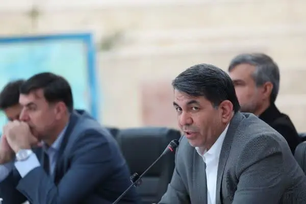 استاندار کرمان: دانشآموزان باید آینده خود را در توسعه استان ببینند