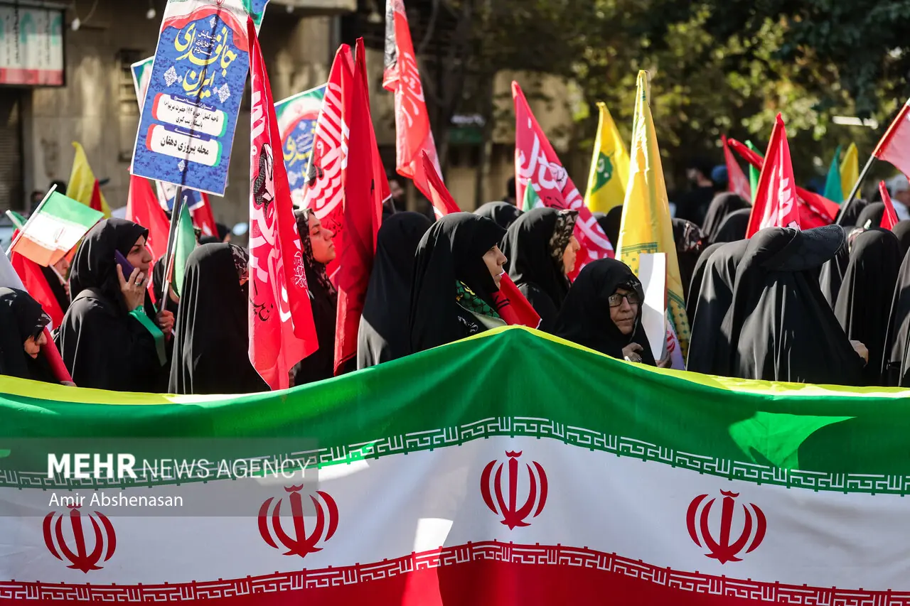 رزمایش هزاران نفری زاهدانیهای جانفدا برای ایران